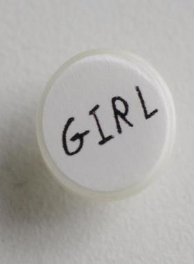 15mm一颗价格德国JIM女孩子专属GIRL黑色字样白色树脂纽扣