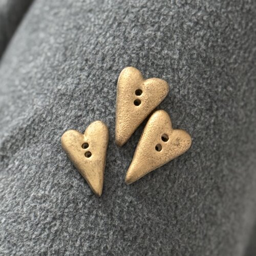 金色磨砂颗粒感陶瓷爱心纽扣