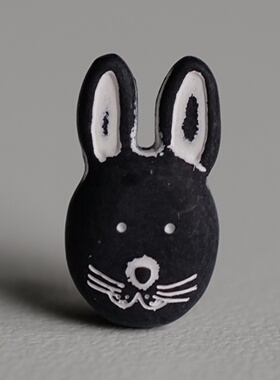 15mm高 一颗价格英国Textile Garden哑光粉白色线条黑兔纽扣