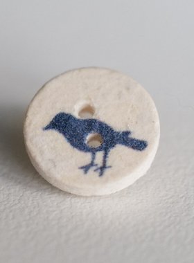 12mm 一颗价英国Textile Garden椰壳材质白底蓝色染蓝鸟纽扣