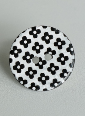 23mm一颗价英国Textile Garden黑色花朵纹理白底贝壳纽扣