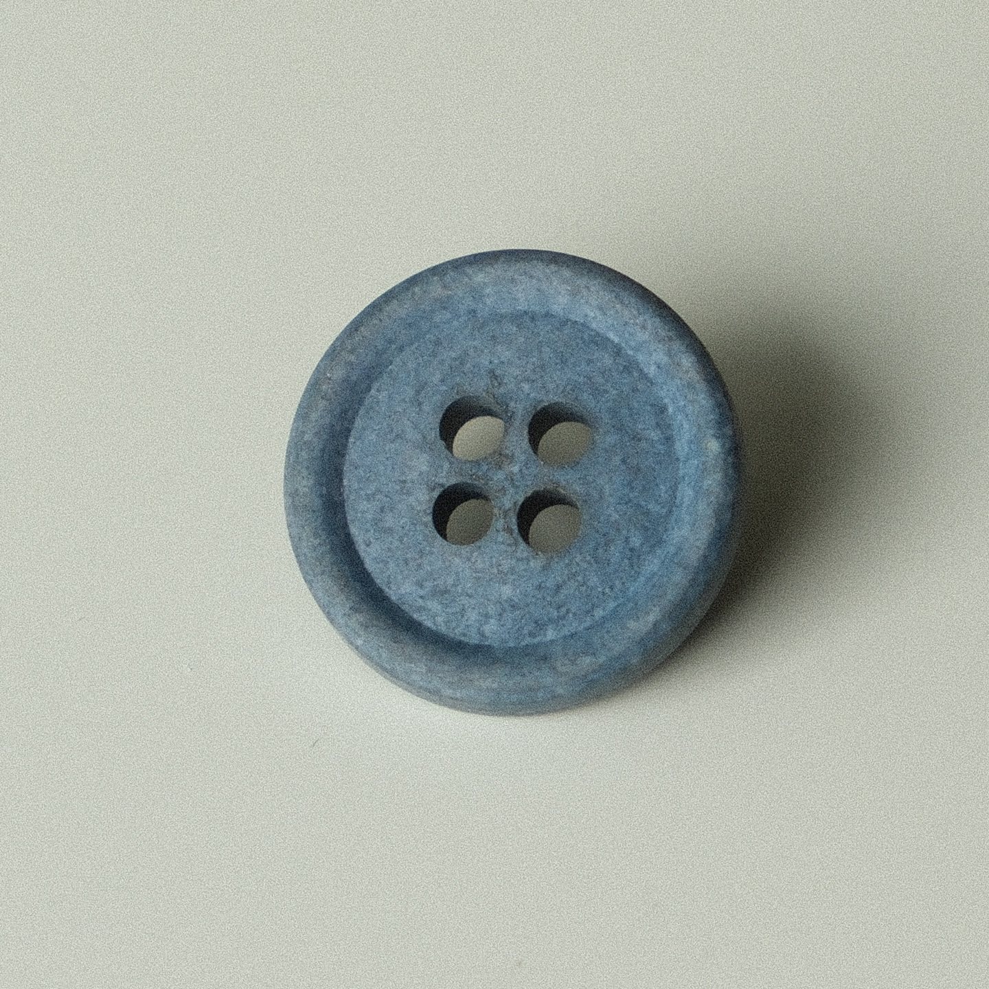 棉主成分风暴蓝色纽扣