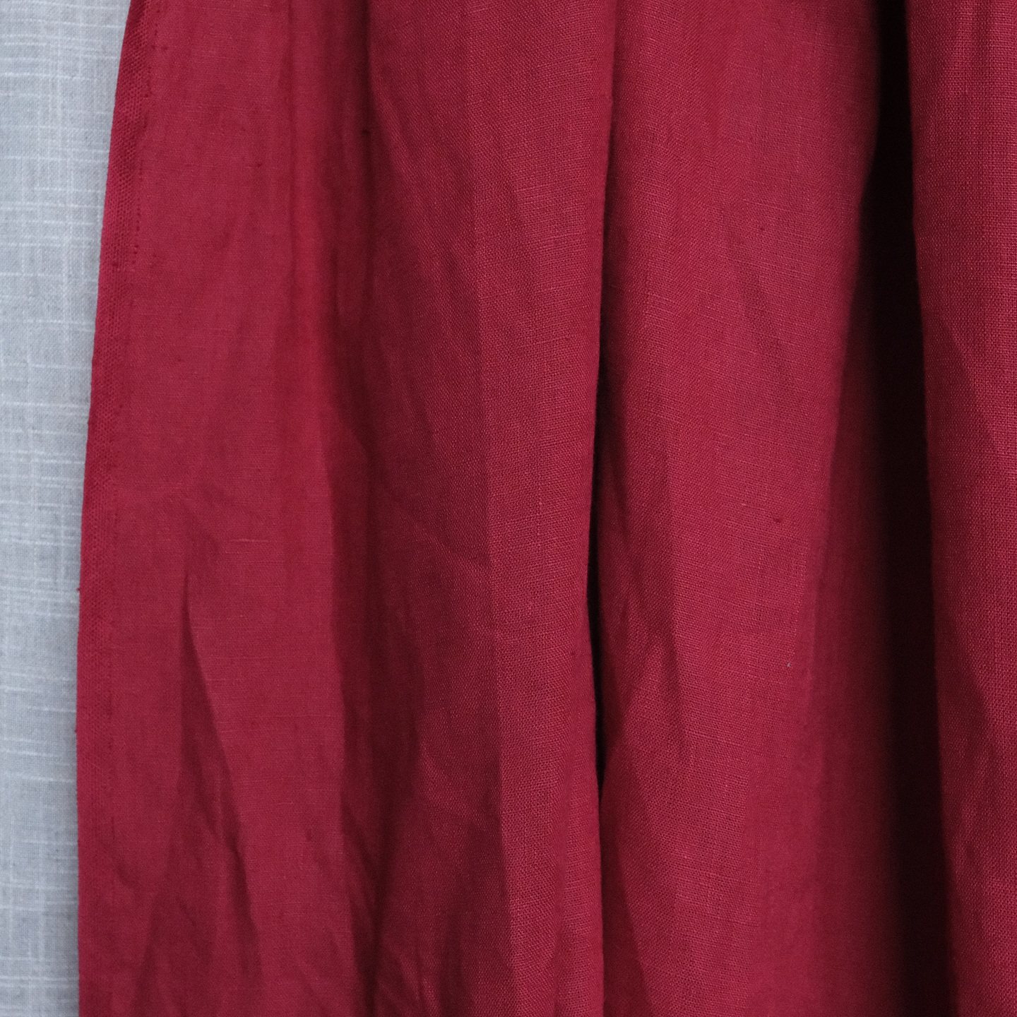 月桂果红185亚麻布143cm宽