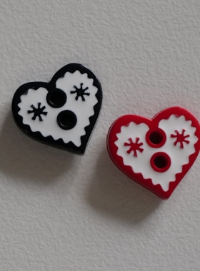 12mm 2色各一颗英国Textile Garden波纹边和星号中心白色爱心纽扣