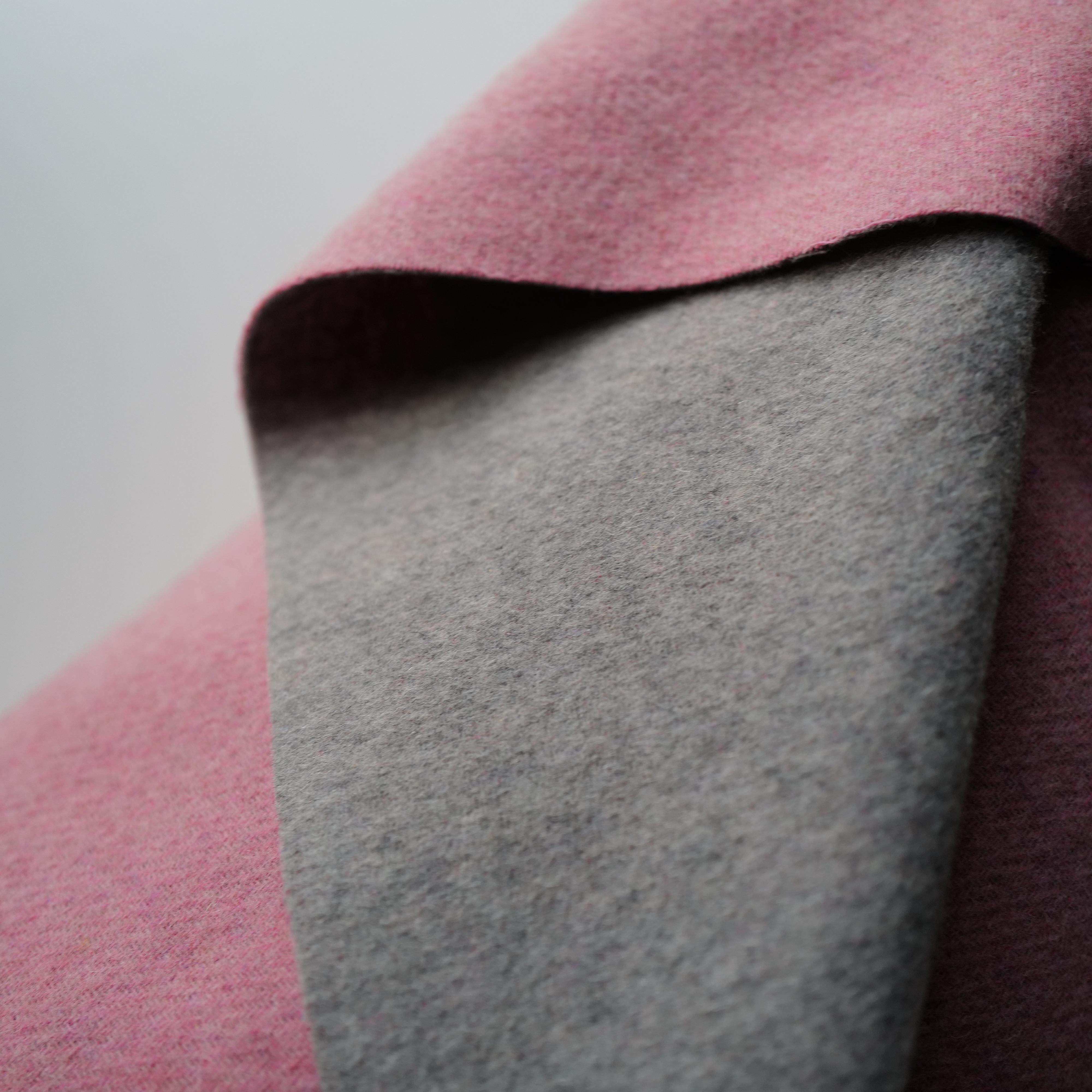 绝版泡泡糖粉和灰两色羊毛布