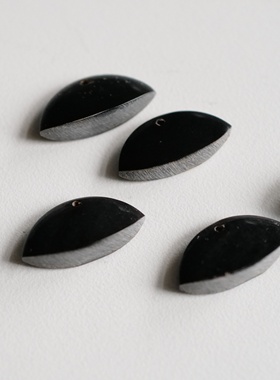 25mmx13mm 一颗价英国 Textile Garden 黑色水牛角质单孔 吊饰