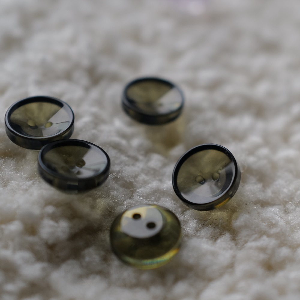 透明茶灰绿中间平凹树脂纽扣衬衣