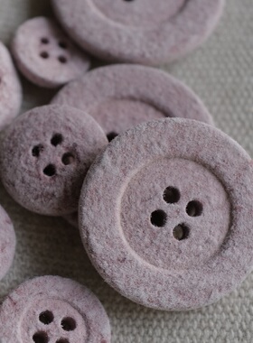 25mm15mm11mm1颗价格英国TextileGarden脏粉微绒毛表面棉质纽扣