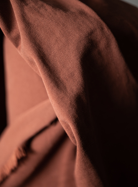 20cm长价 150cm宽英国M&M柔软阿波利娜砖红色有机棉斜纹布