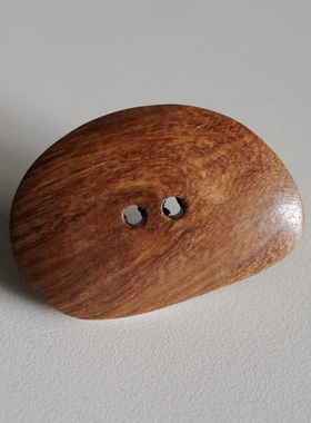 47mmx33mm1颗价英国Textile Garden抛光未上漆橄榄木鹅卵石形纽扣