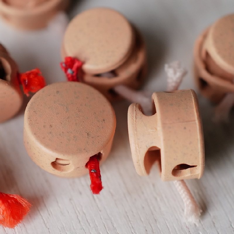 浅泥橘两孔抽绳扣13mm直径