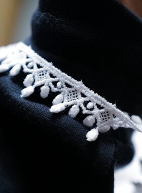 99cm长大约17mm宽 VINTAGE精致奥地利产彩旗造型白色棉蕾丝