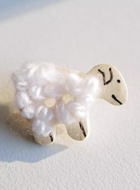 大约24mm宽一颗价 德国JIM手工椰壳材质白色羊毛穿线小羊造型纽扣