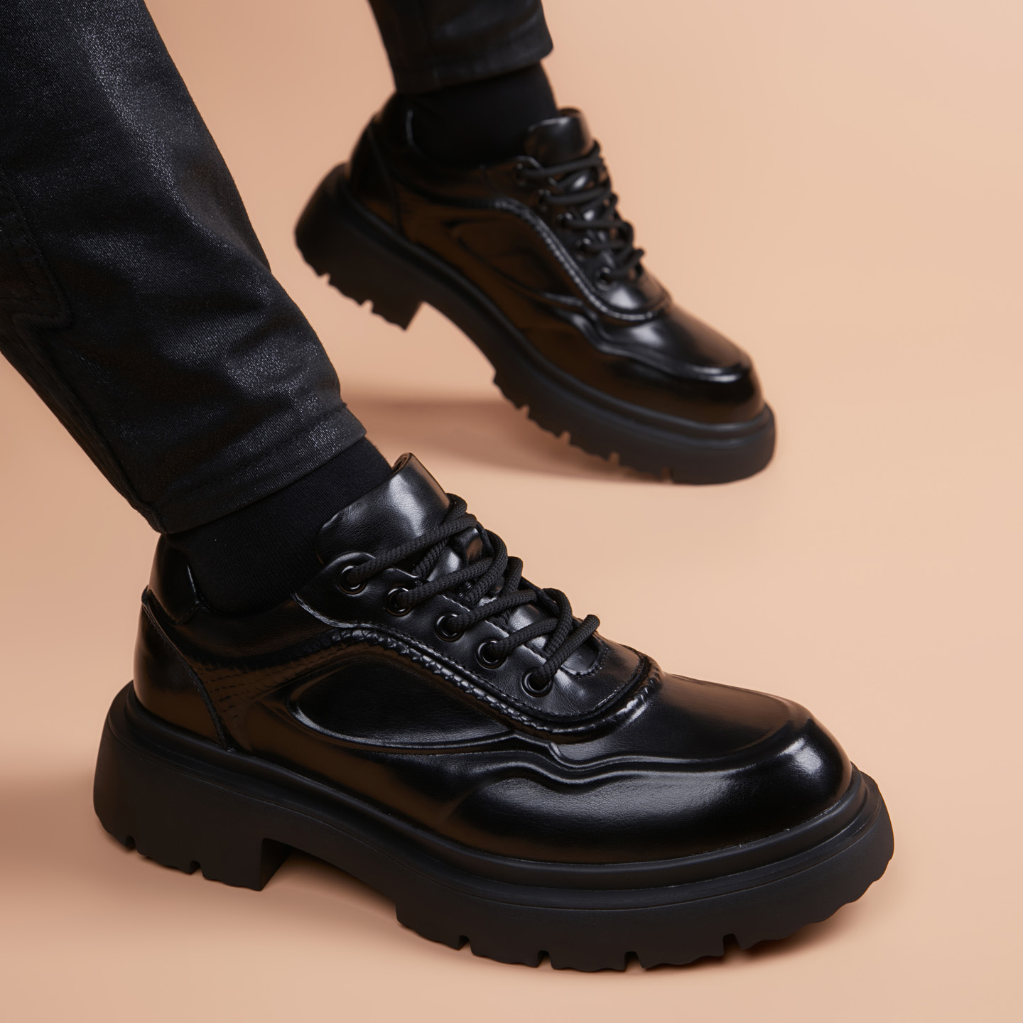 运动休闲皮鞋男2025新款真皮厚底6CM冬季增高商务英伦时尚休闲鞋