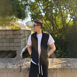 CHESTER CHARLES | 2026新款 男款 两色休闲百搭拉链立领马甲背心