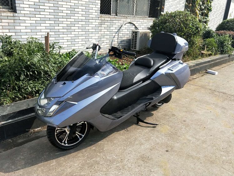 全新巡洋舰t2大船踏板车复古150c摩托车蛟龙发动机马杰斯特t3t8h2