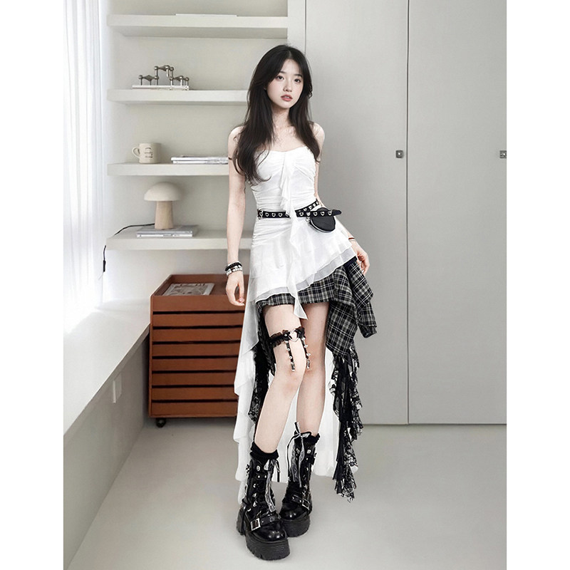 美式复古辣妹白色抹胸小背心不规则吊带上衣黑白格纹不规则荷短裙