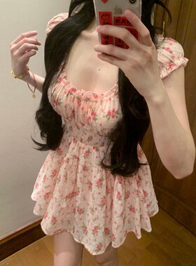 纯欲甜美桃粉碎花方领木耳边褶皱高腰连衣裙女收腰海边度假短裙夏