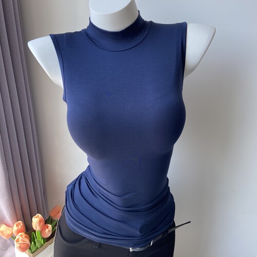 半高领莫代尔修身显胸收腰弹力背心遮副乳女纯欲薄款凉快透气上衣
