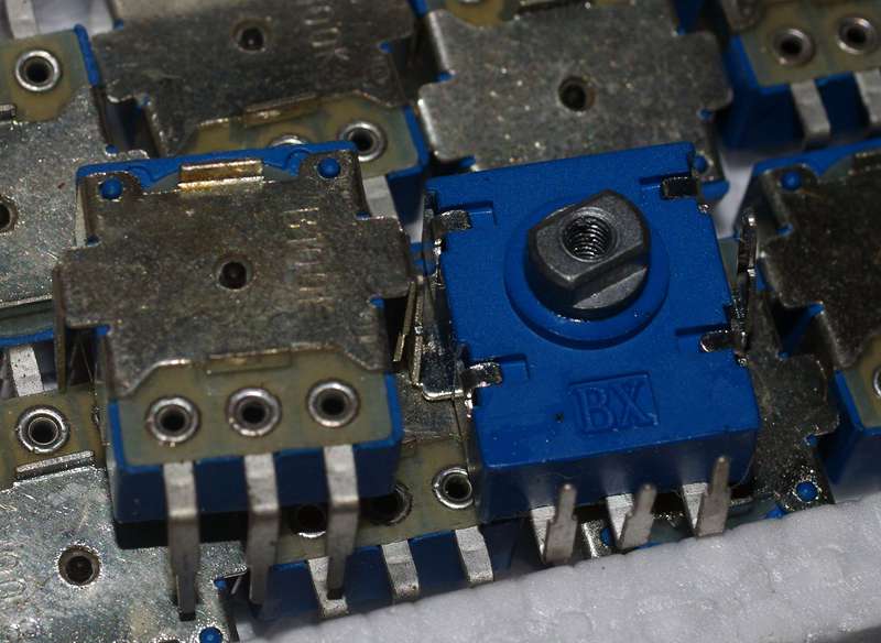 1元3个音量键可调电阻