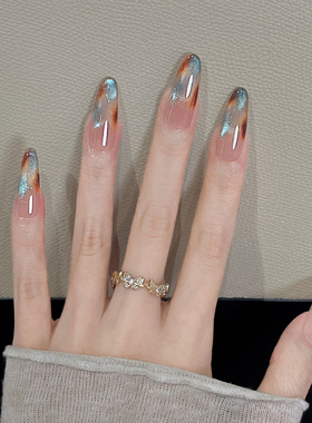 2026新款穿戴甲中长款猫眼蓝色显白美甲琥珀晕染穿戴甲新年指甲贴