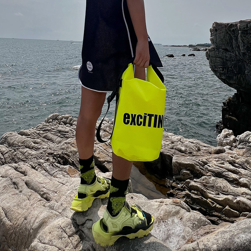 건식 및 습식 분리 기능이 있는 여성용 흥미로운 새 휴대용 피트니스 가방 남성용 대용량 여행 방수 스포츠 가방