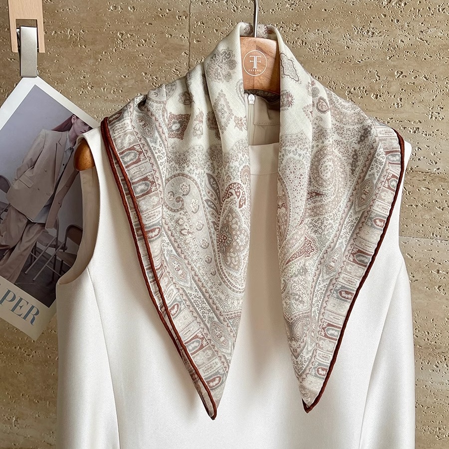 白涧雨真丝羊毛小方巾