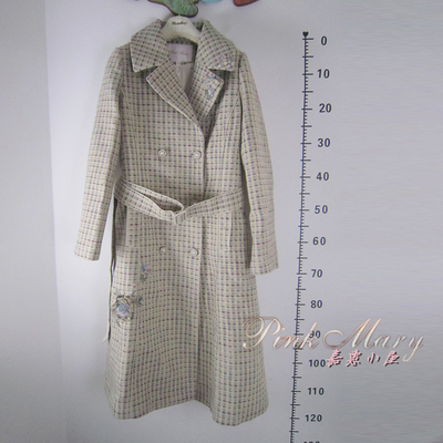 粉红玛丽秋冬格子绣花中长大衣