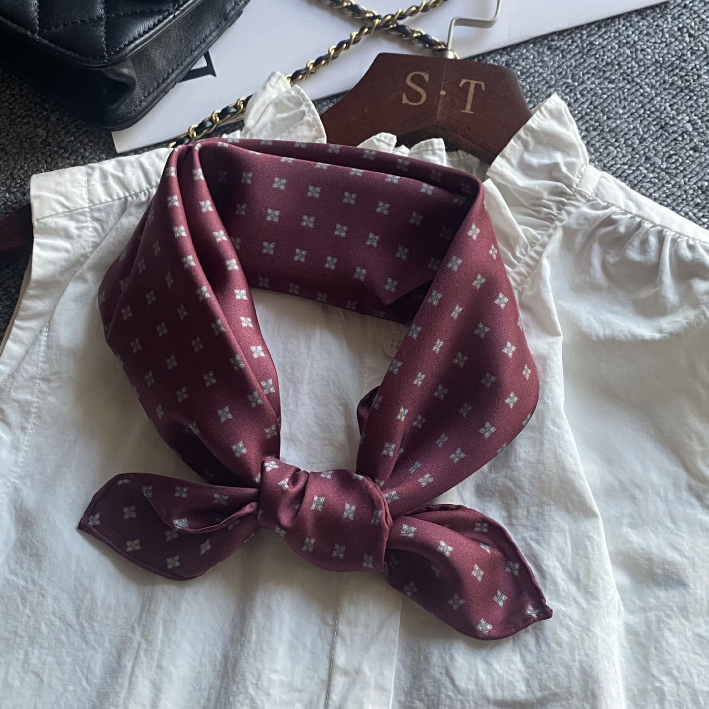 男女通用酒红色真丝斜纹绸丝巾小方巾100%桑蚕丝围巾百搭护颈领巾