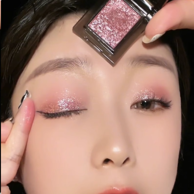 2025新款单色眼影盘哑光珠光细闪琉璃粉绿色烟熏妆新手初学者眼妆
