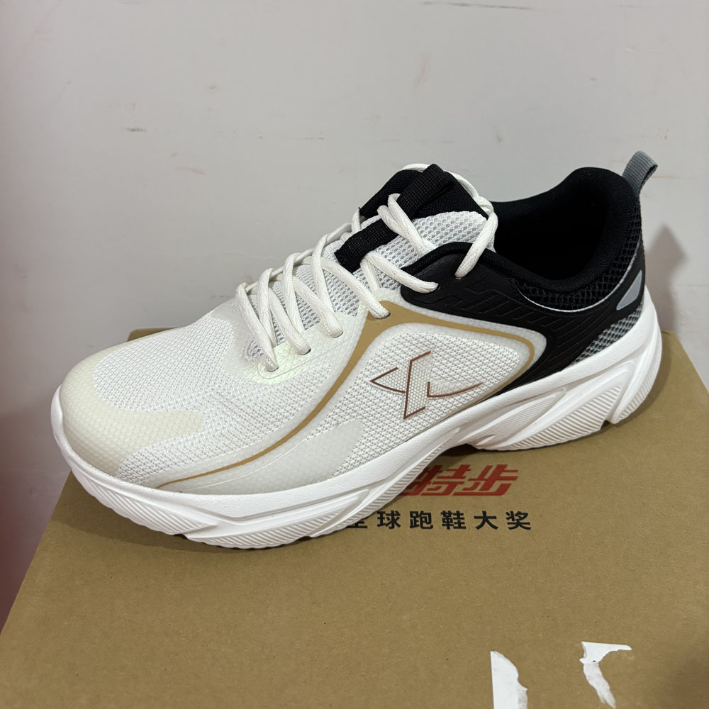 特步正品秋青年轻便男运动跑步鞋