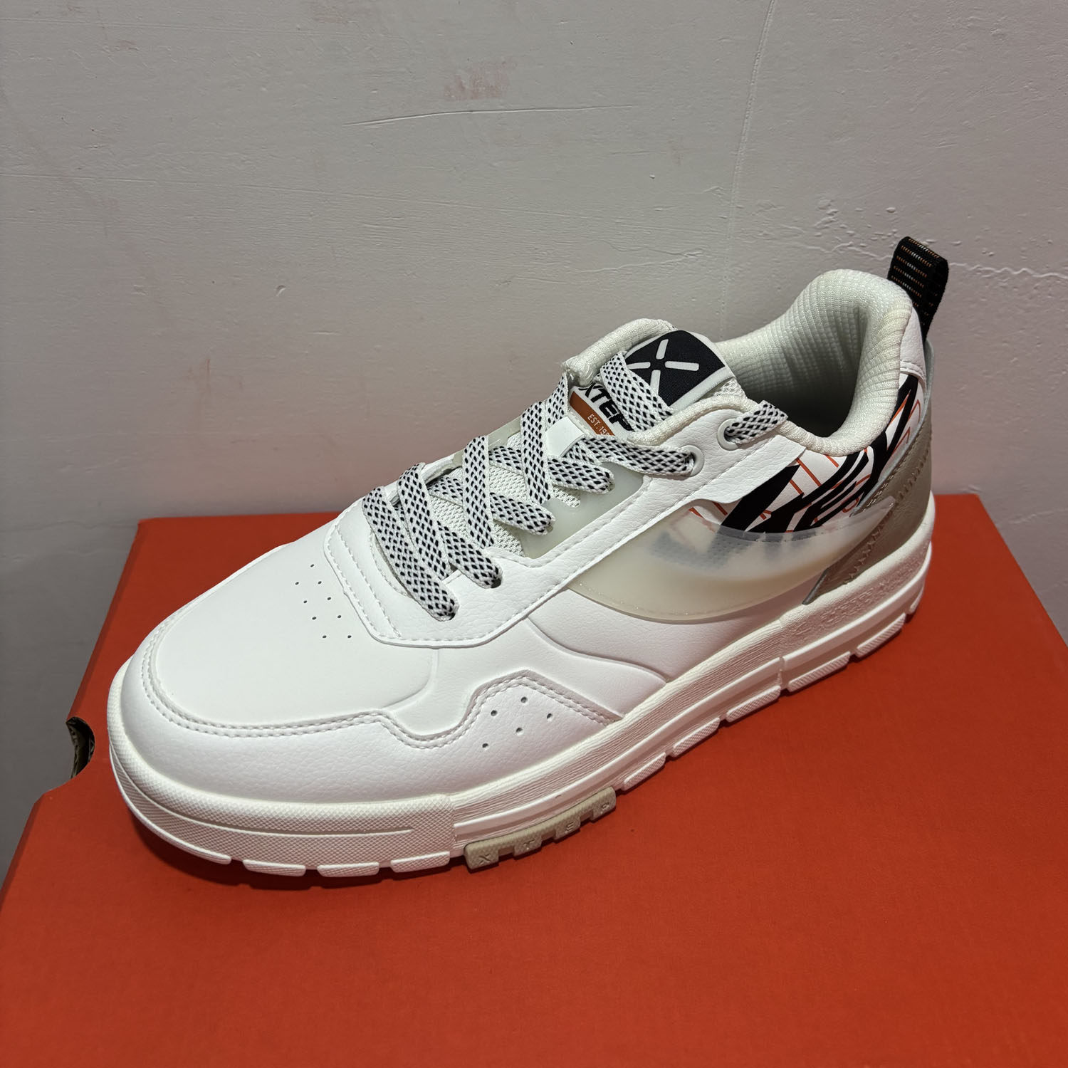 特步正品春秋休闲青年学院小白鞋街头滑板鞋男运动鞋977119310064,运动鞋new,板鞋,淘宝优惠券,粉丝福利购,淘宝优惠卷