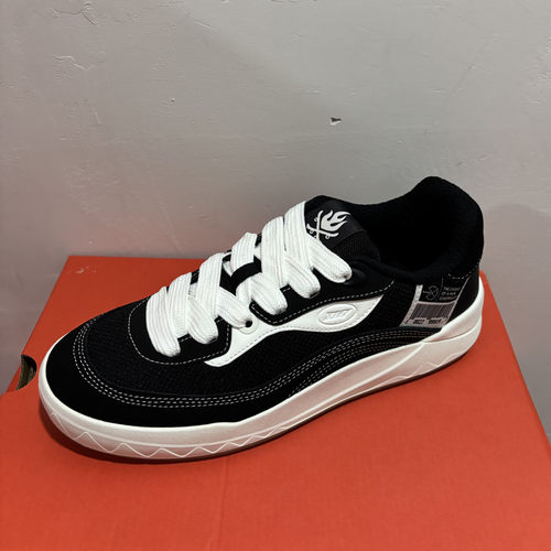 特步正品情侣校园系男女运动板鞋