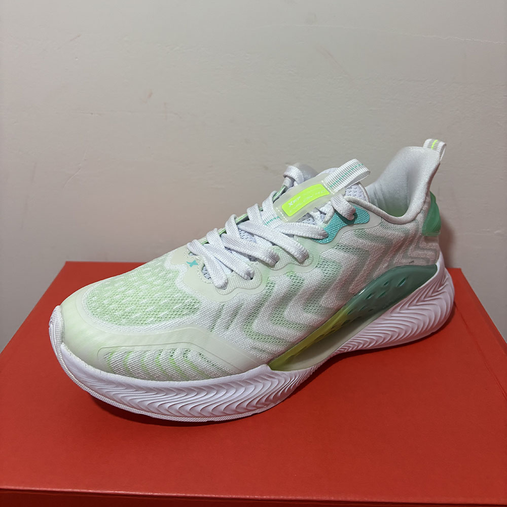 特步正品夏弹减震耐磨男运动跑鞋