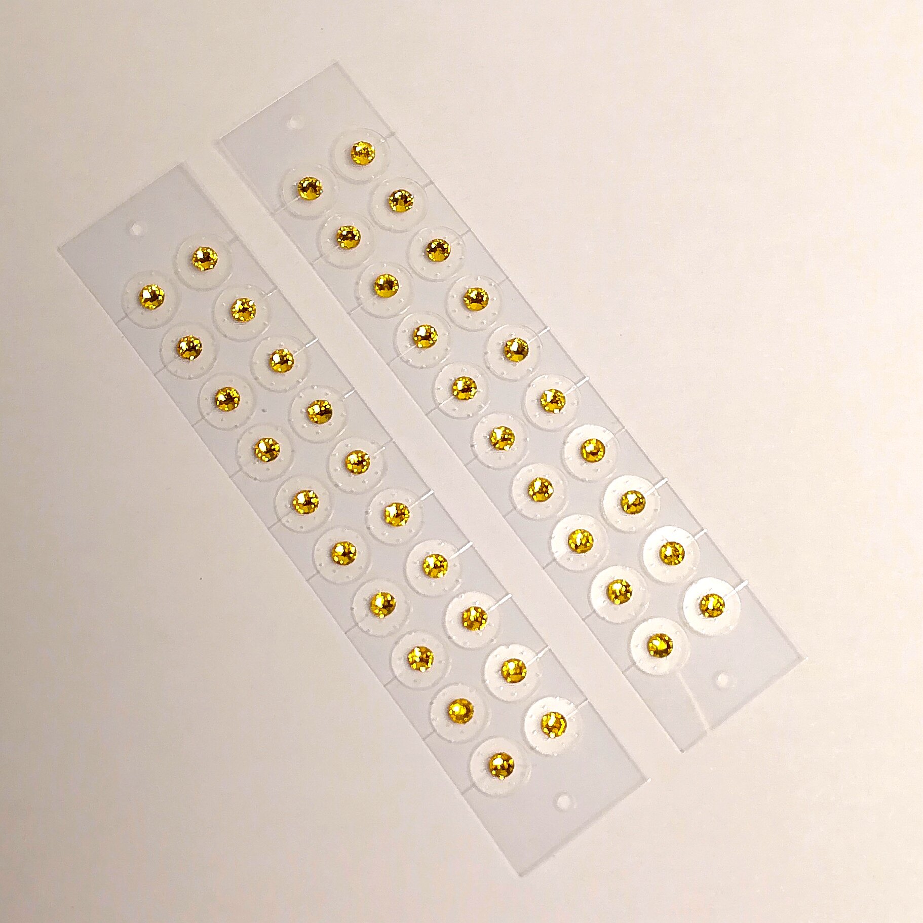 柠檬黄华子耳穴贴耳钉版水晶压豆贴刺激穴位按摩养生助眠免耳洞贴