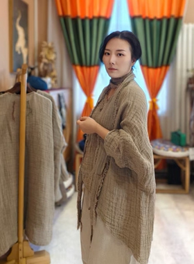 衣牧了然241820百搭宽松天然粗麻v领手工套头上衣前短后长亚麻衫