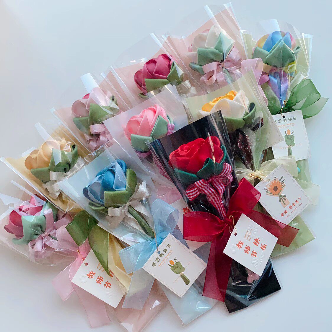 教师节礼物情侣礼品自用纯手工玫瑰花康乃馨七夕花朵中性笔包邮