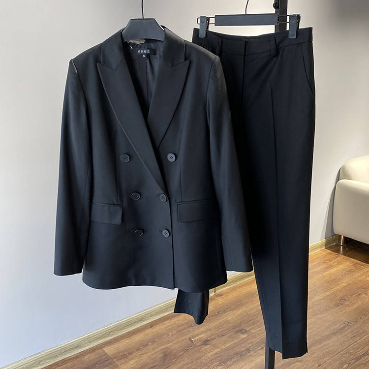 斜纹羊毛精纺双排扣修身西服通勤