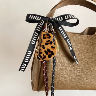 毛毛包包挂件豹猫猫咪挂饰品真皮质miu系包挂高级感可爱配饰女ins