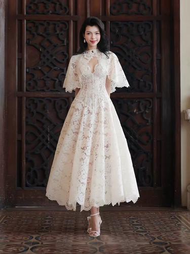 越南小众设计师蕾丝斗篷大摆裙礼服法式收腰仙气宴会轻婚纱连衣裙