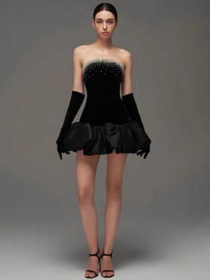 高级感重工钉珠抹胸小礼服越南设计师轻奢小黑裙收腰显瘦连衣裙