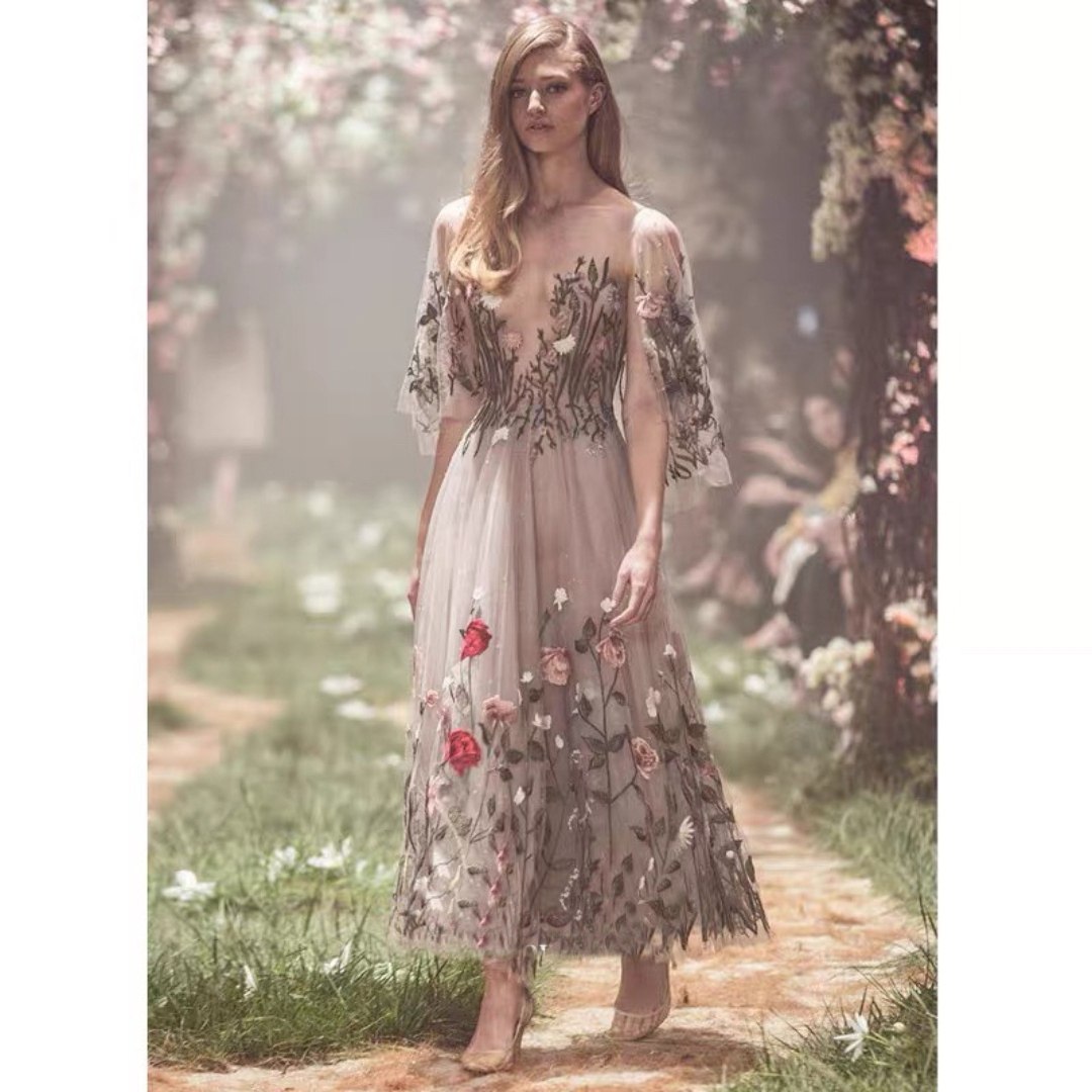 重工花草刺绣网纱礼服裙设计师新款高级感钉珠亮片聚会活动连衣裙