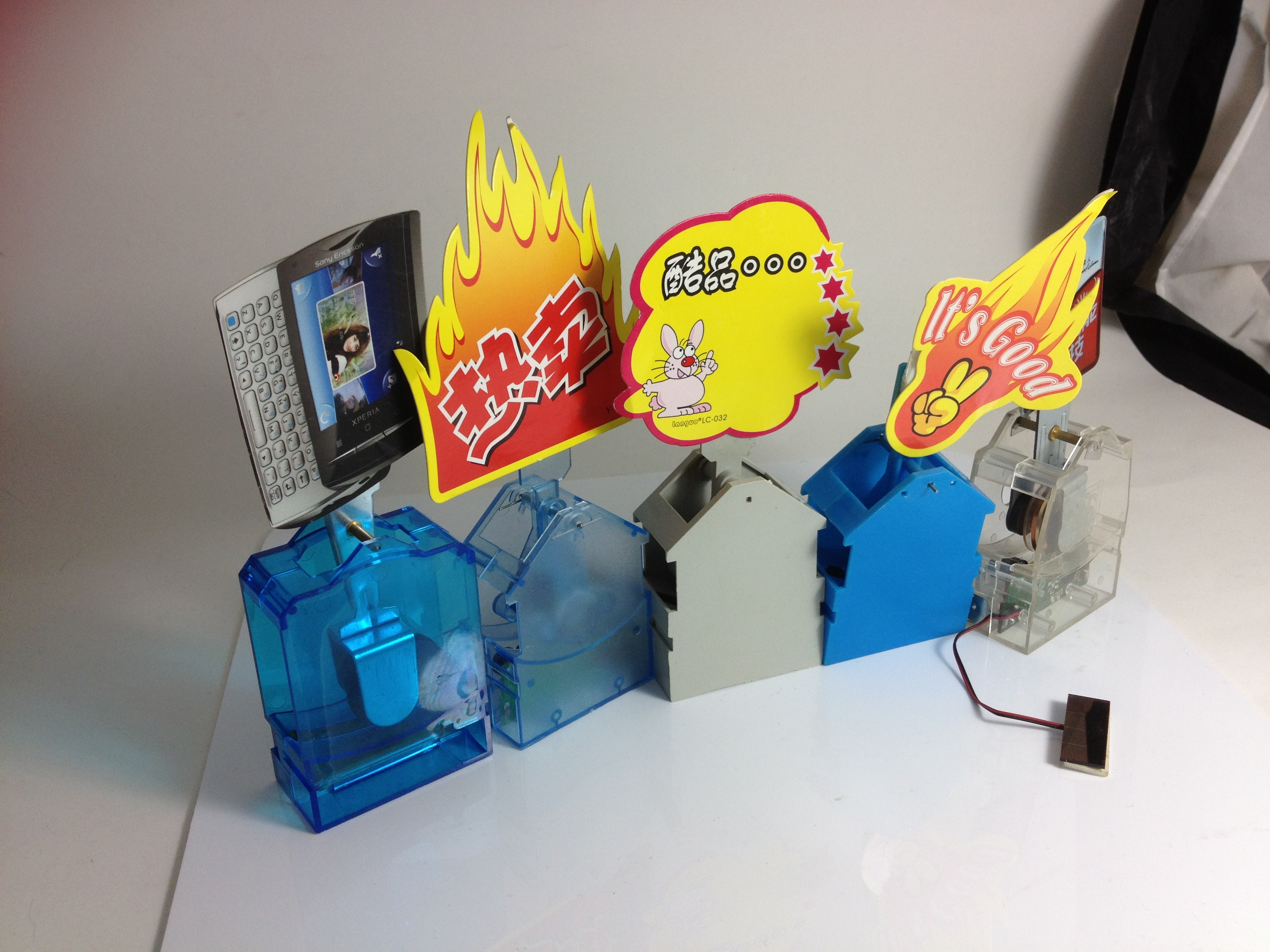 厂家批发小号透明摇摆器 电池摇摆器展示爆炸贴摇摆器促销摇摆器