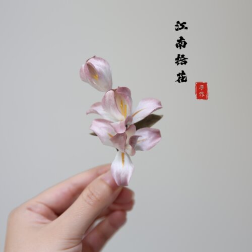 非遗绒花桃粉色渐变鸢尾花发饰