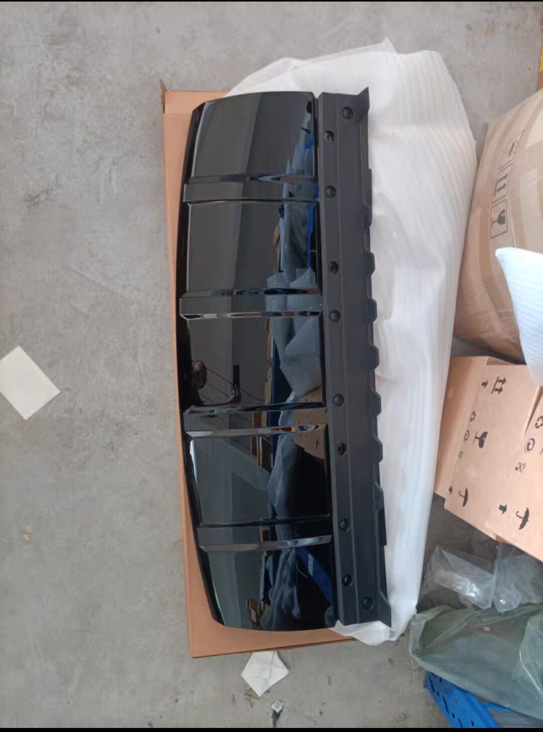 适用路虎揽胜运动版行政前杠后杠下护板拖车盖底防护板下挡泥板