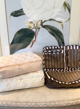 petit trouver小熊刺绣绗绣多功能收纳包内里分隔旅行衣物收纳包