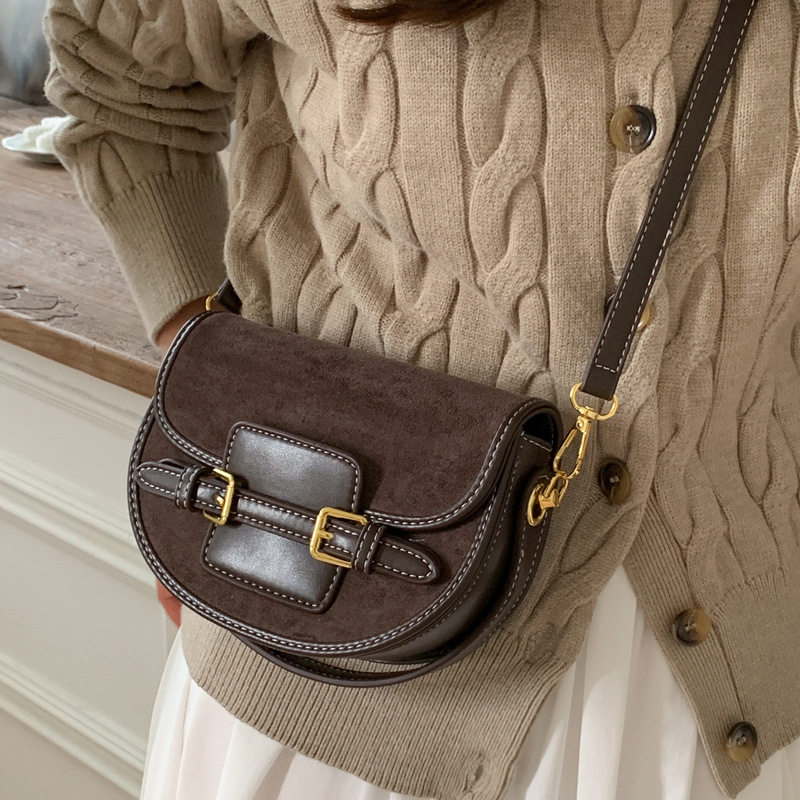 今年流行包包女 2025新款斜挎包爆款马鞍包高级感复古单肩手提包N