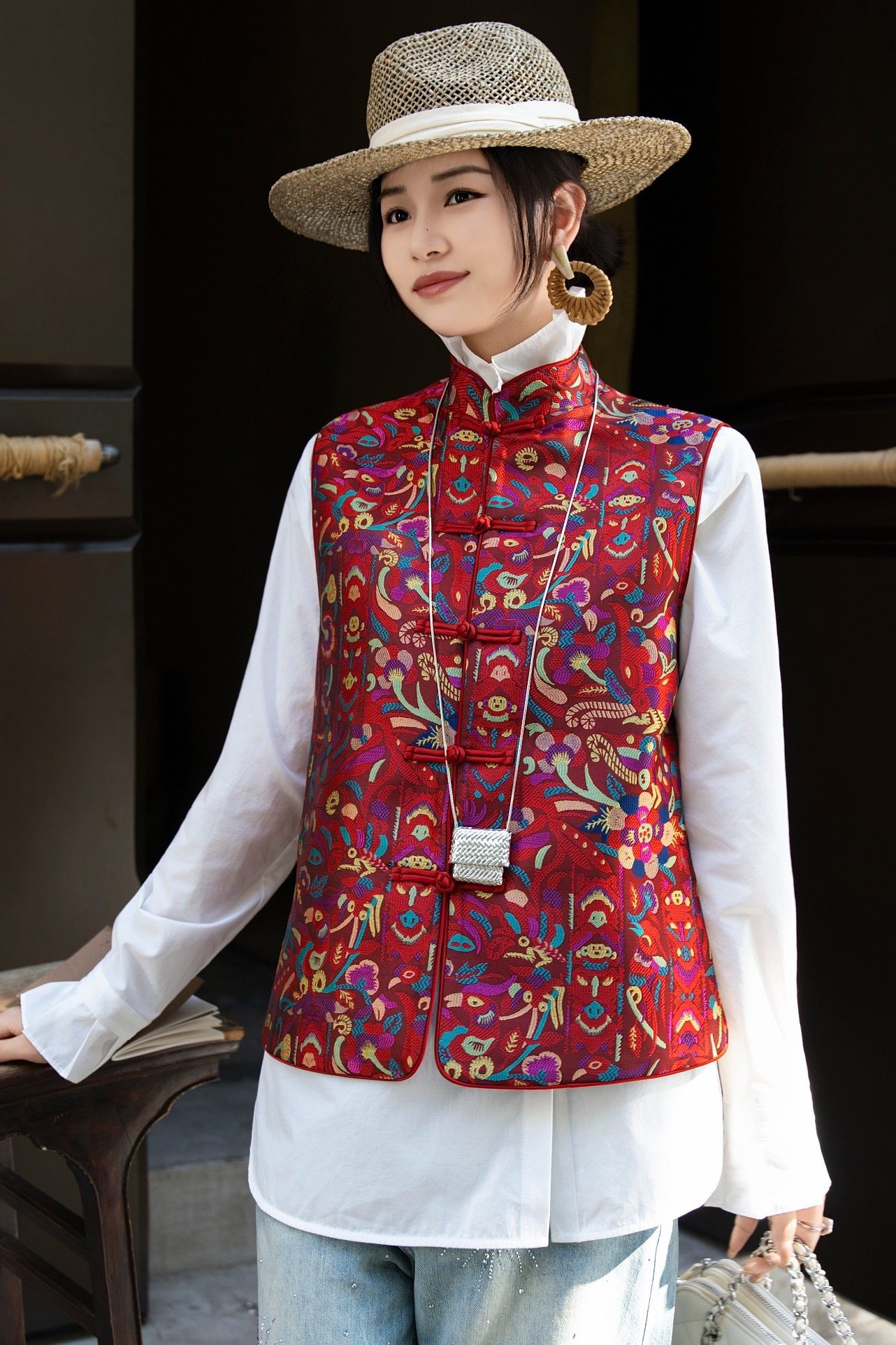 新款真丝提花刺绣立领手工盘扣时尚复古鸟语花香吉祥如意国风马甲,女装/女士精品,马夹,淘宝优惠券,粉丝福利购,淘宝优惠卷