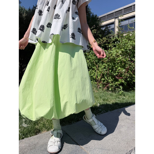 蜜瓜色显白花苞裙松紧腰半身裙