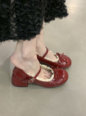 红色复古法式粗跟增高浅口单鞋女2026新款春季配裙子百搭玛丽珍鞋